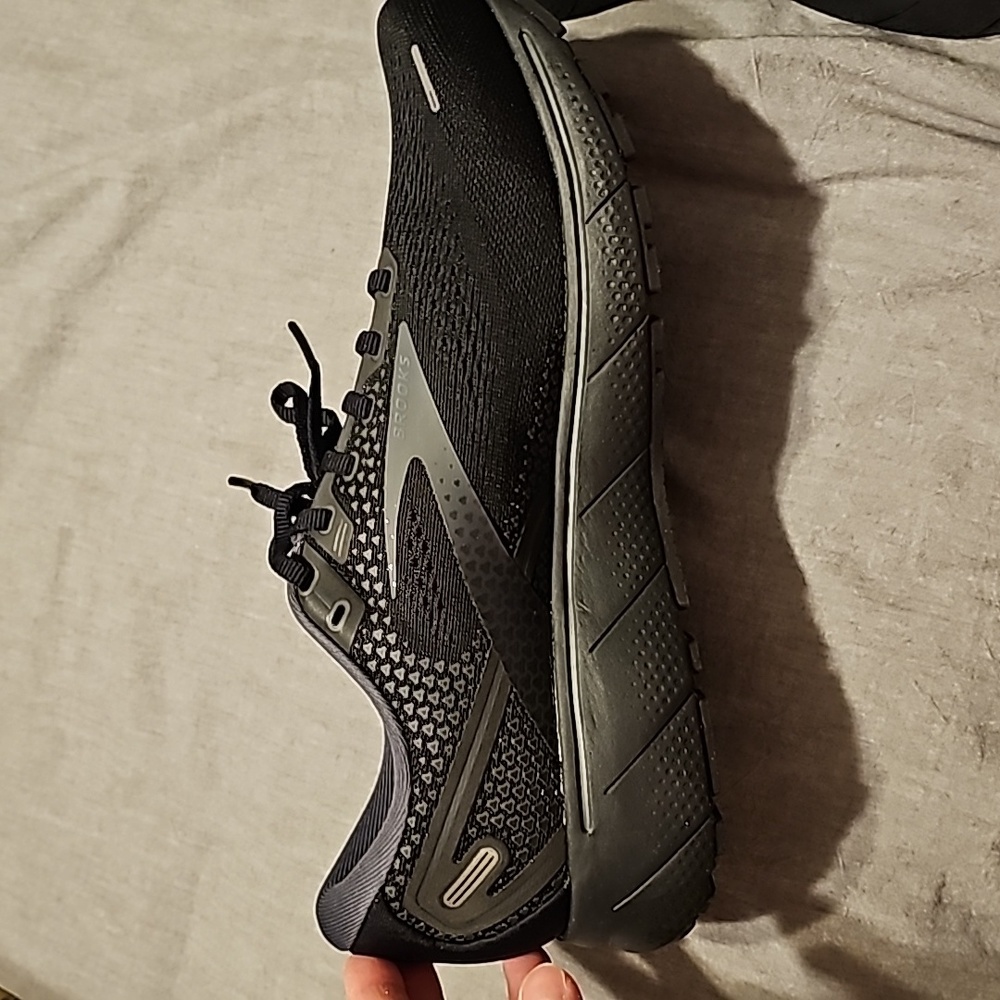 Shoes - Picture 2 of 4